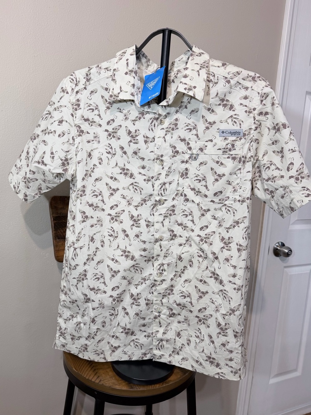 Columbia Men’s Short-Sleeve Printed Shirt - White/Taupe